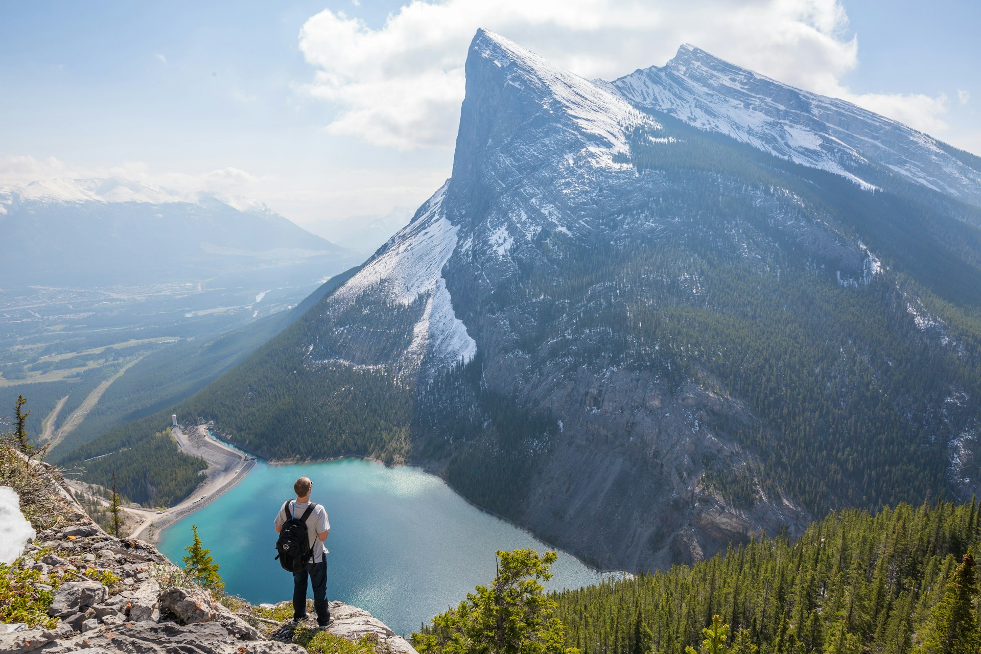Embracing Minimalism: Budget-Friendly Outdoor Adventures Embracing Minimalism: Budget-Friendly Outdoor Adventures